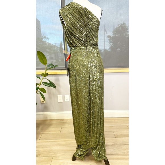 IEENA FOR MAC DUGGAL Dark Green Sequined Ruched One Shoulder Gown Size: 4 - Picture 3 of 5
